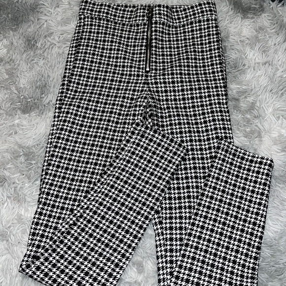 Garage Crop Top and Pant set, size Small, black and white patterned - Picture 2 of 3
